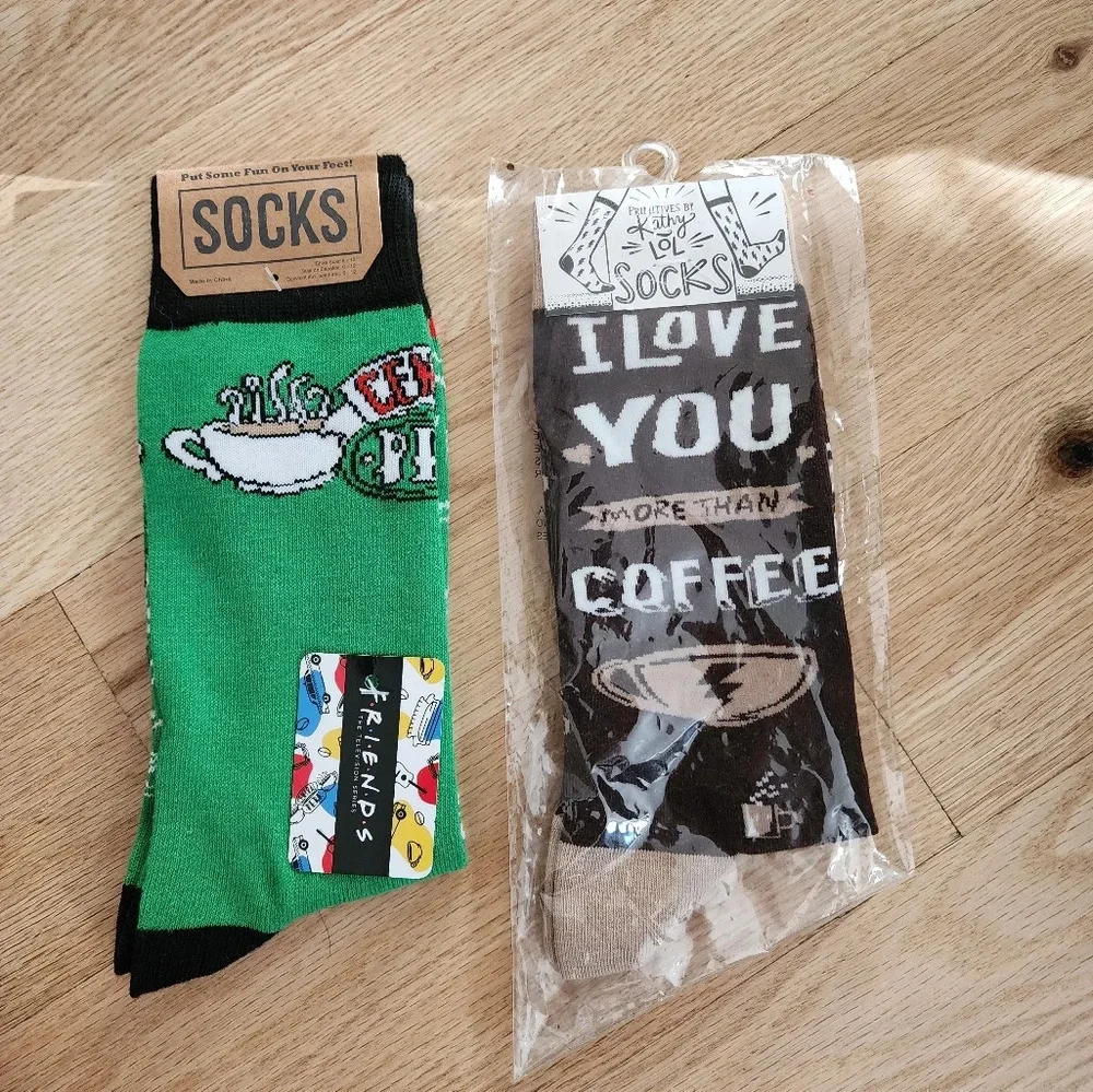 Primitives by kathy socks coffee set of 2